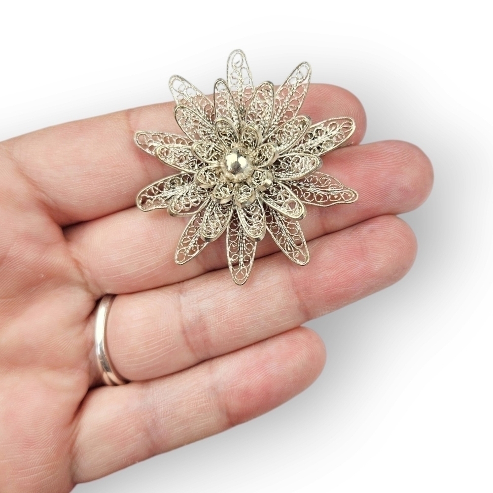 Spun Silver Filigree Flower Brooch Vintage Delicate Layered Petal Broach 1.75" - Picture 7 of 7